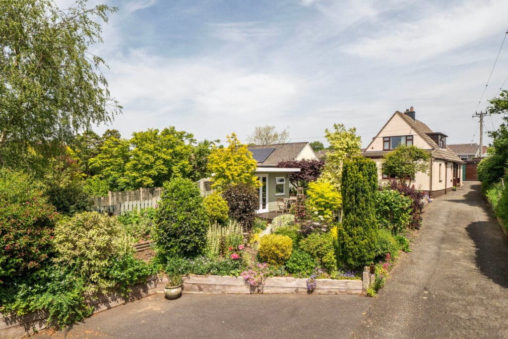 Tregadillett, Launceston